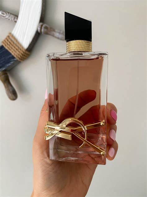 yves saint laurent parfum flower bomb